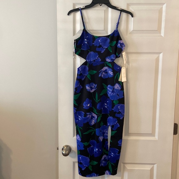 Love & PIECES Dresses & Skirts - LOVE & PIECES DRESS size M length 42” bust 30” brand new with tag